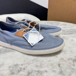Clarks Men's Blue and Tan Boat Shoes